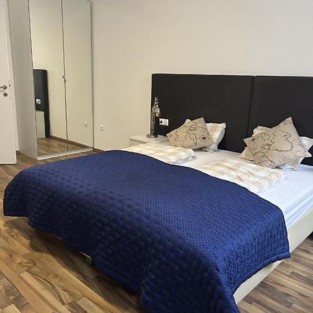 Cozy City Center Apartments Вена Экстерьер фото