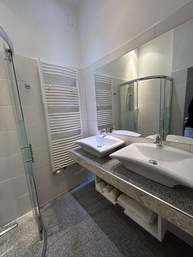Cozy City Center Apartments Вена Экстерьер фото