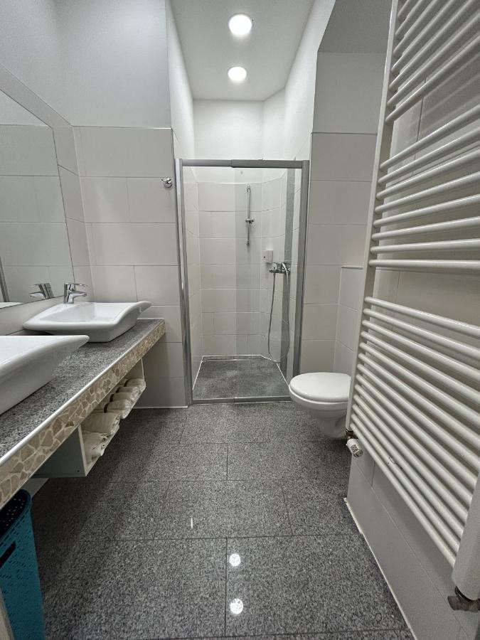 Cozy City Center Apartments Вена Экстерьер фото