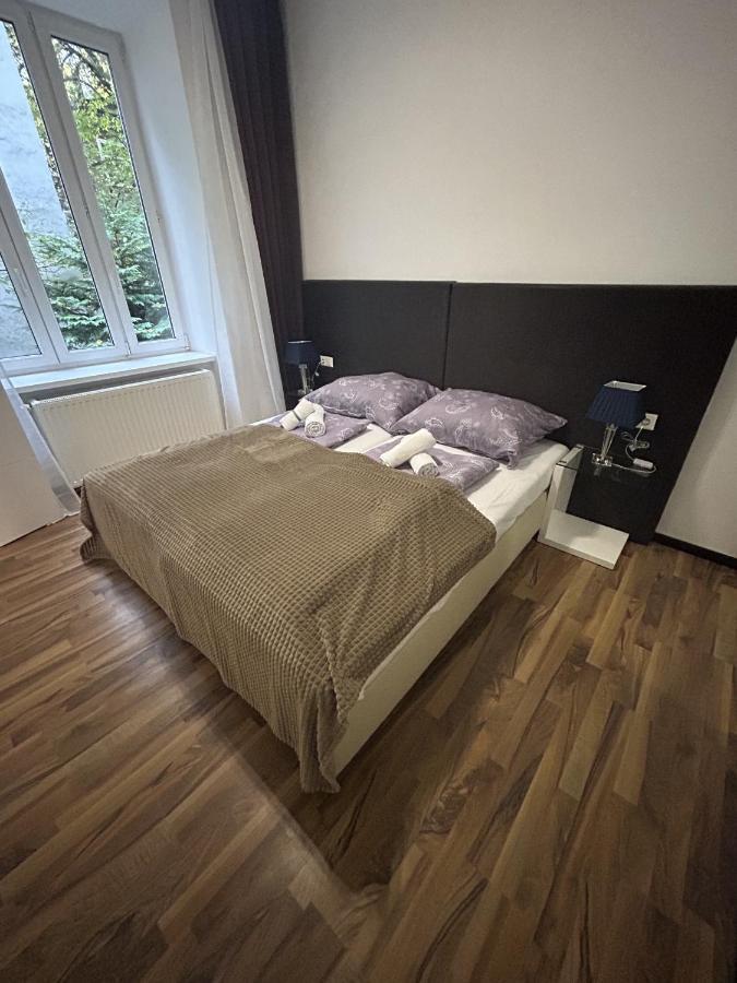 Cozy City Center Apartments Вена Экстерьер фото